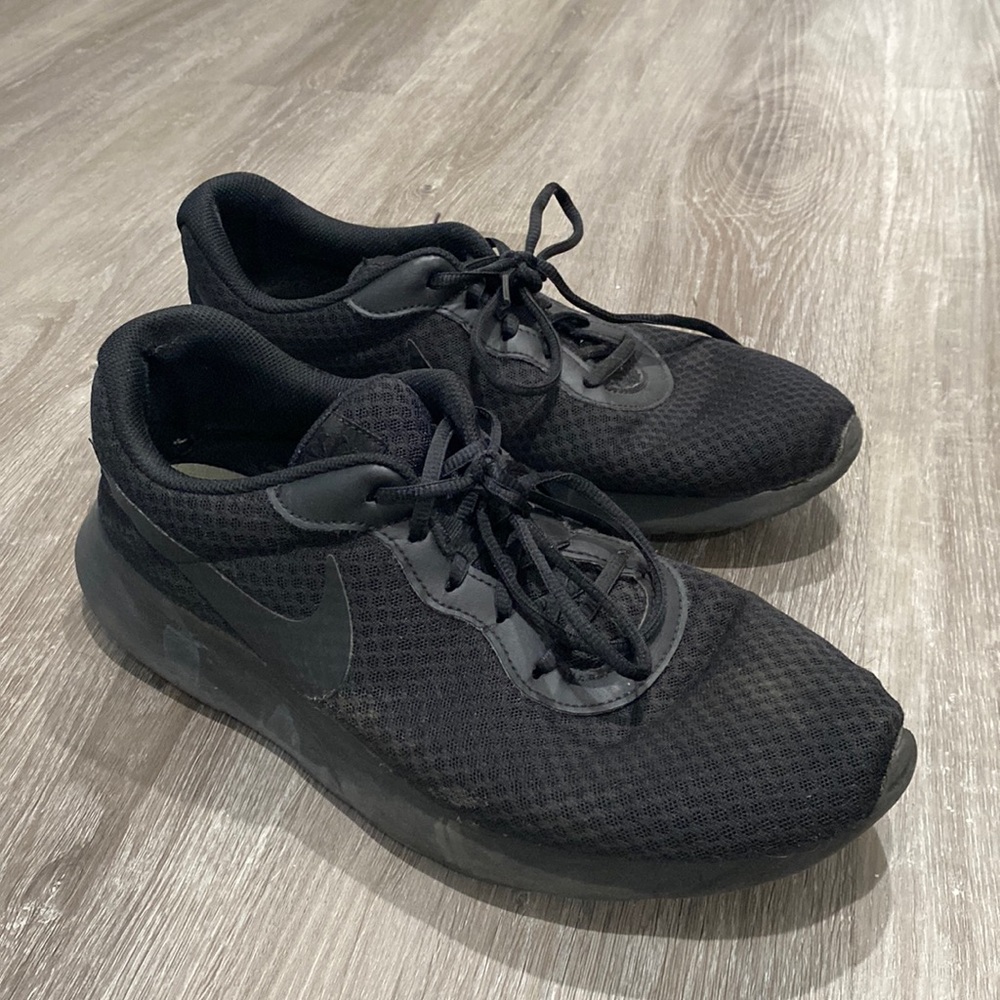 Nike Sneakers (men’s)